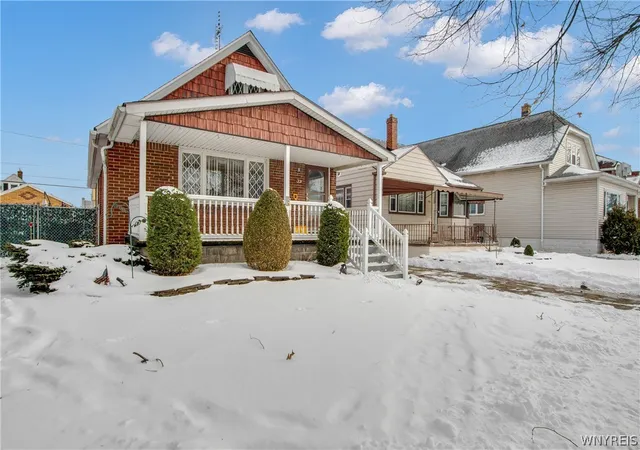 Photo 2 of Sale Pending at 331 S Ogden St, Buffalo, NY 14206 | MLS# B1694988 | Listing updated on 2026-08-01