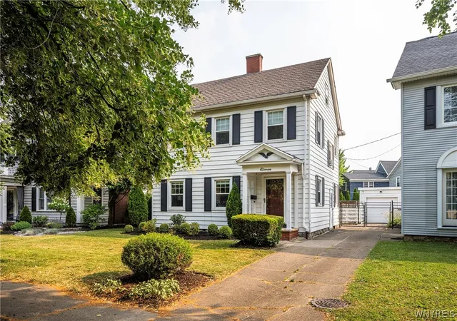 Photo 3 of Sale Pending at 11 North Dr, Buffalo, NY 14216 | MLS# B1699332 | Listing updated on 2026-07-29