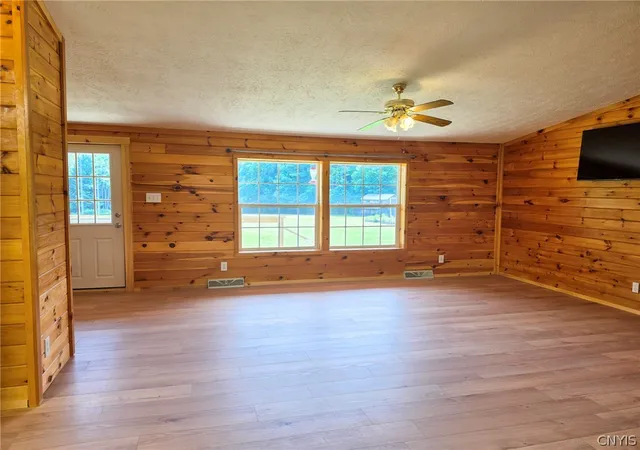 Photo 4 of Manufactured home for sale at 3330 State Route 49, Blossvale, NY 13308 | MLS# S1697029 | Listing updated on 2026-07-31