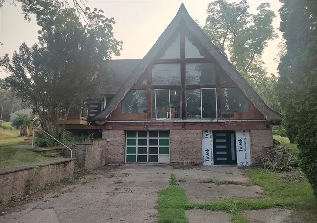 Photo 1 of Single family home for sale at 2478 Lower Lake Rd, Seneca Falls, NY 13148 | MLS# R1699437 | Listing updated on 2026-08-03