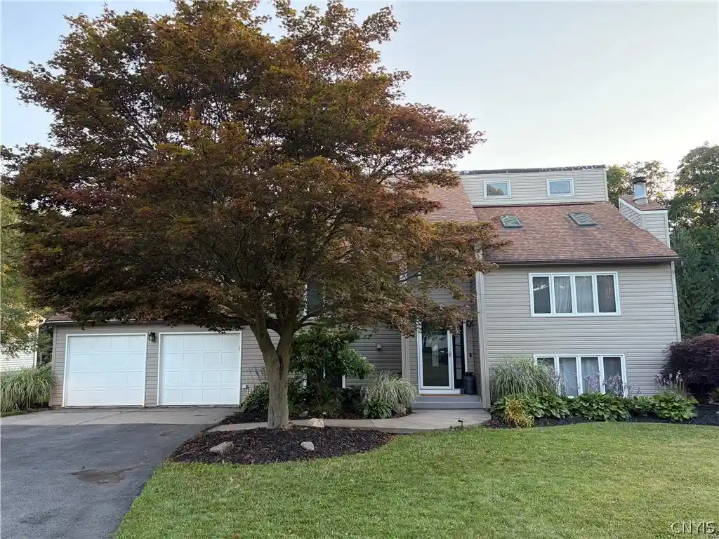 Photo 1 of Single family home for sale at 412 Weatheridge Dr, Camillus, NY 13031 | MLS# S1698989 | Listing updated on 2026-08-07