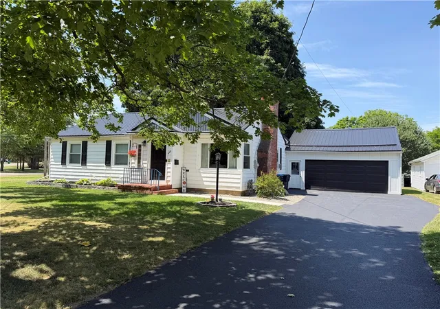 1st image of 485 Genesee St, Avon, NY 14414 | MLS# R1699757