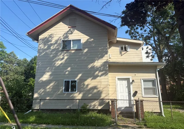 2nd image of 4 Lorimer St, Rochester, NY 14608 | MLS# R1699124