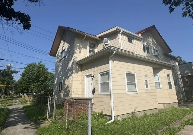 3rd image of 4 Lorimer St, Rochester, NY 14608 | MLS# R1699124