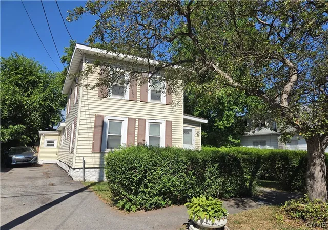 Photo 2 of Sale Pending at 318 Hatch St, Syracuse, NY 13205 | MLS# S1699659 | Listing updated on 2026-07-26