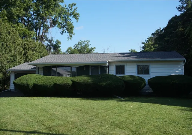 4th image of 890 Peck Rd, Parma, NY 14468 | MLS# R1697970