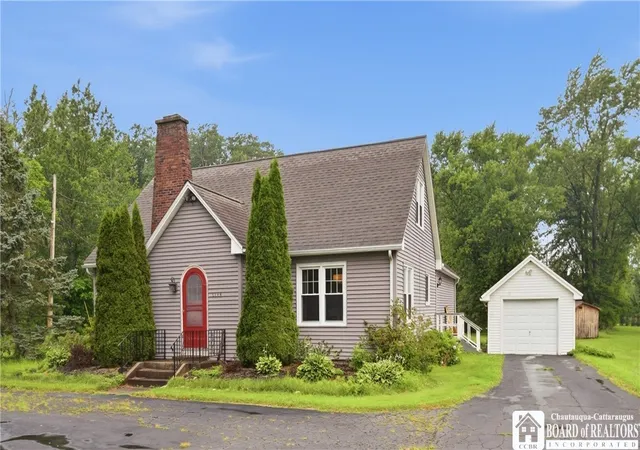 Photo 2 of Single family home for sale at 5138 W Lake Rd, Dunkirk, NY 14048 | MLS# R1694254 | Listing updated on 2026-08-02