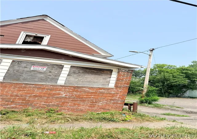 Photo 1 of Single family home for sale at 1512 18th Street, Niagara Falls, NY 14305 | MLS# B1699818 | Listing updated on 2026-07-27