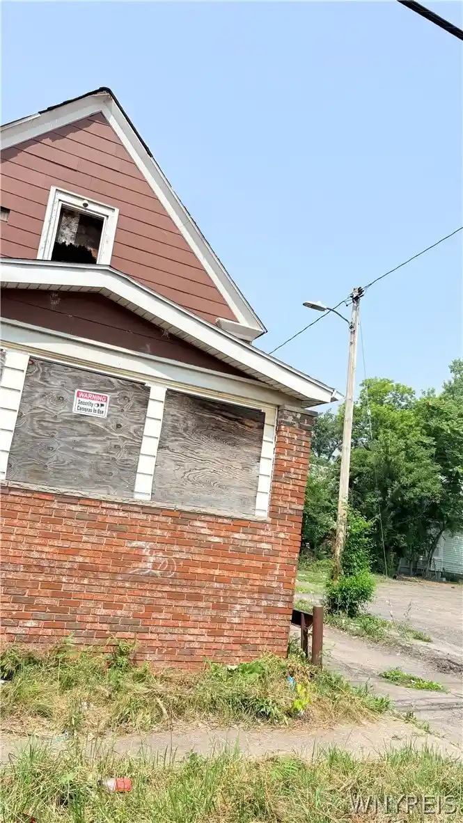 Photo 1 of Single family home for sale at 1512 18th Street, Niagara Falls, NY 14305 | MLS# B1699818 | Listing updated on 2026-07-27