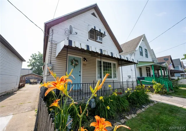 Photo 2 of Single family home for sale at 127 Baitz Ave, Buffalo, NY 14206 | MLS# B1695062 | Listing updated on 2026-07-19