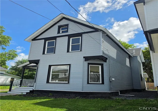 Photo 3 of Single family home for sale at 34 Gaylord St, Auburn, NY 13021 | MLS# S1699835 | Listing updated on 2026-07-26