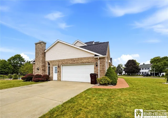 4th image of 30 Ashwood Ln, Orchard Park, NY 14127 | MLS# R1699891