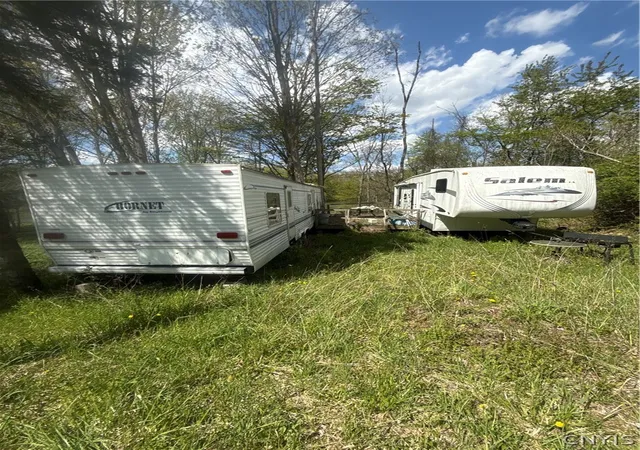 Photo 5 of Single family home for sale at 9477 Oakland Rd, Weedsport, NY 13166 | MLS# S1699856 | Listing updated on 2026-07-28