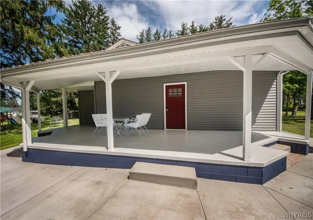4th image of 2964 Rosemarie Cir, Newfane, NY 14108 | MLS# B1698819