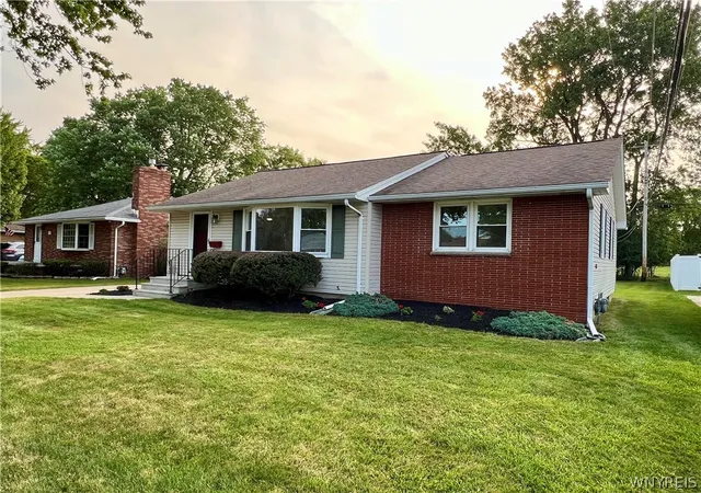 3rd image of 17 Greenhill, Buffalo, NY 14224 | MLS# B1694849