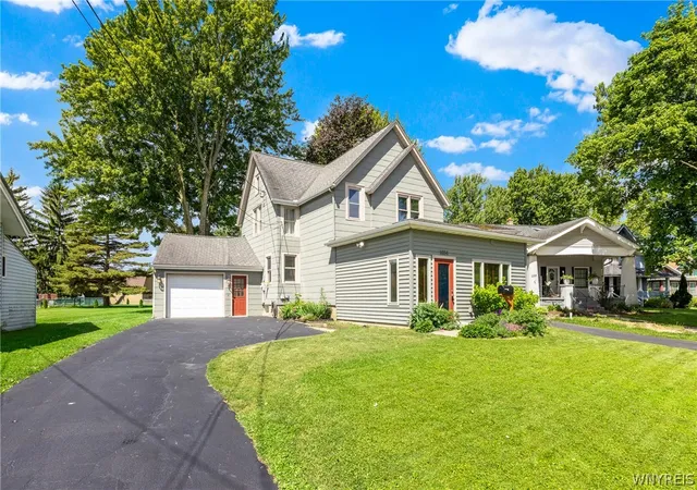 2nd image of 1034 Niagara Falls Blvd, North Tonawanda, NY 14120 | MLS# B1699741