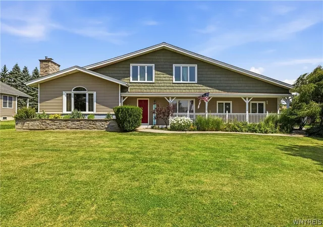 1st image of 951 Foxcroft Rd, Grand Island, NY 14072 | MLS# B1698606