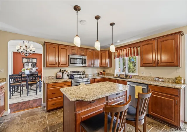 2nd image of 951 Foxcroft Rd, Grand Island, NY 14072 | MLS# B1698606