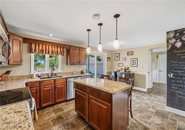 4th image of 951 Foxcroft Rd, Grand Island, NY 14072 | MLS# B1698606
