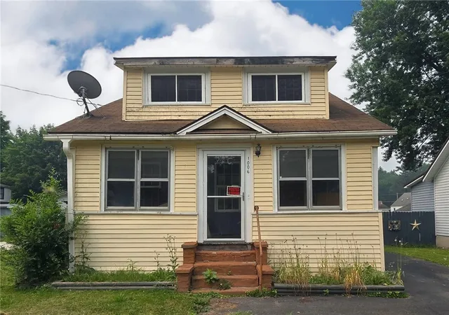 Photo 11 of Sale Pending at 1006 Richard St, Elmira, NY 14904 | MLS# R1699922 | Listing updated on 2026-07-31