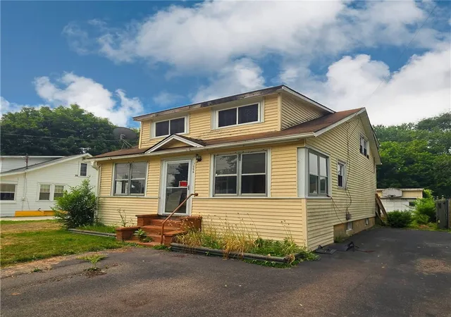 Photo 1 of Sale Pending at 1006 Richard St, Elmira, NY 14904 | MLS# R1699922 | Listing updated on 2026-07-31