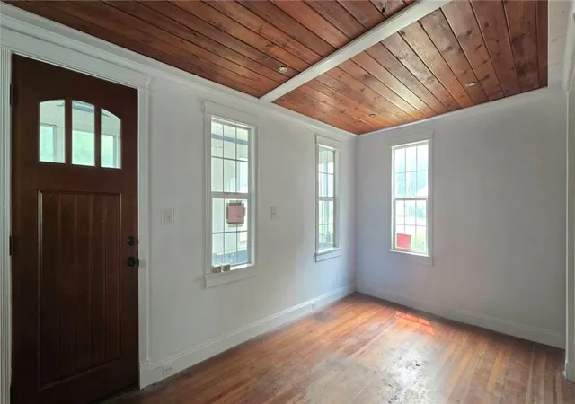 Photo 2 of Sale Pending at 1006 Richard St, Elmira, NY 14904 | MLS# R1699922 | Listing updated on 2026-07-31