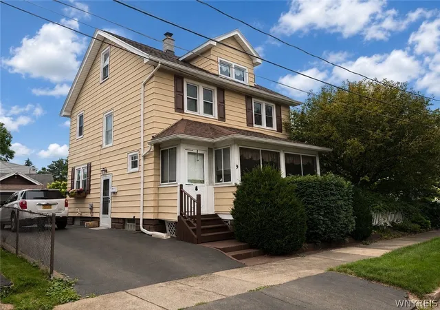 1st image of 9 Norran Dr, Rochester, NY 14609 | MLS# B1699556
