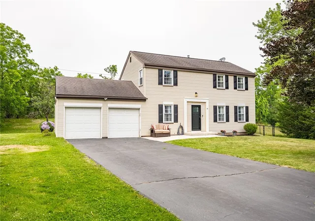 4th image of 10 Guaymar Cir, Chili, NY 14624 | MLS# R1699937