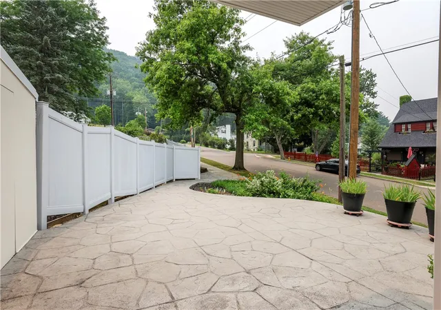 4th image of 266 Pine St, Corning, NY 14830 | MLS# R1699584