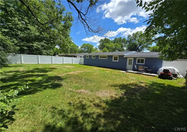 21st image of 211 Mohawk Dr, Syracuse, NY 13211 | MLS# S1699863