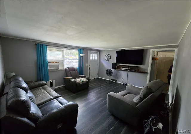3rd image of 211 Mohawk Dr, Syracuse, NY 13211 | MLS# S1699863