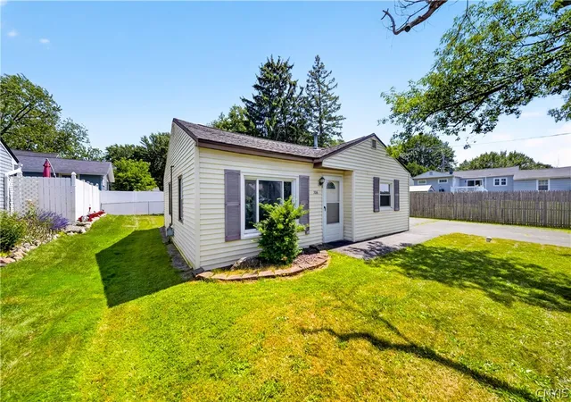 3rd image of 306 Hanover Ave, Liverpool, NY 13088 | MLS# S1699526
