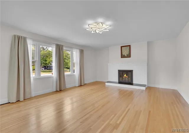Photo 4 of Sale Pending at 20 Fordham Dr, Batavia, NY 14020 | MLS# B1692045 | Listing updated on 2026-07-24