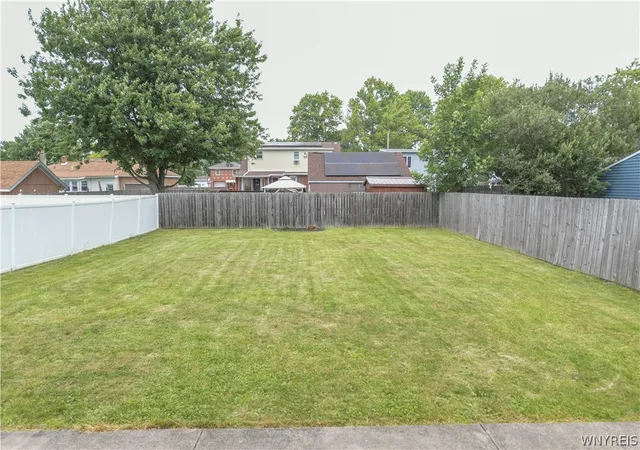 23rd image of 329 Summit Blvd, North Tonawanda, NY 14120 | MLS# B1699793