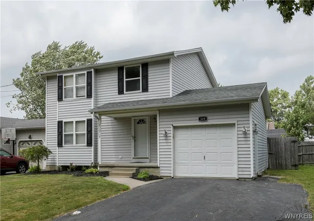 3rd image of 329 Summit Blvd, North Tonawanda, NY 14120 | MLS# B1699793