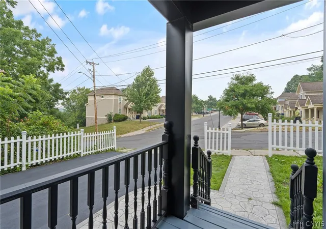 Photo 4 of Single family home for sale at 430 Maple St, Syracuse, NY 13210 | MLS# S1699563 | Listing updated on 2026-07-21