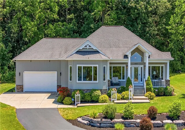 1st image of 4933 Big Vista Dr, Lewiston, NY 14092 | MLS# B1699837
