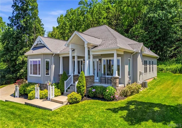 2nd image of 4933 Big Vista Dr, Lewiston, NY 14092 | MLS# B1699837