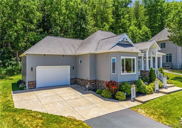 3rd image of 4933 Big Vista Dr, Lewiston, NY 14092 | MLS# B1699837