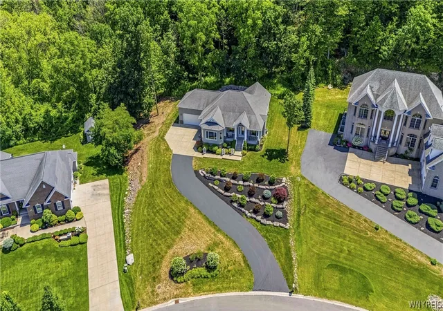 5th image of 4933 Big Vista Dr, Lewiston, NY 14092 | MLS# B1699837