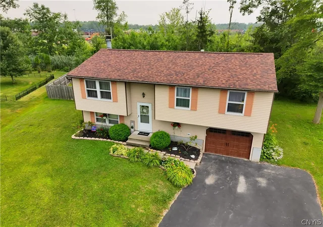 Photo 1 of Sale Pending at 105 Winstead Cir, Minoa, NY 13116 | MLS# S1696345 | Listing updated on 2026-07-28
