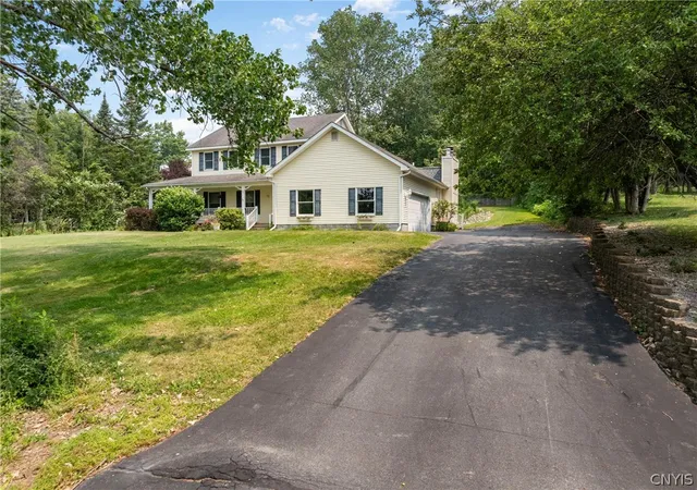 2nd image of 1 Butternut Rd, New Hartford, NY 13413 | MLS# S1700016