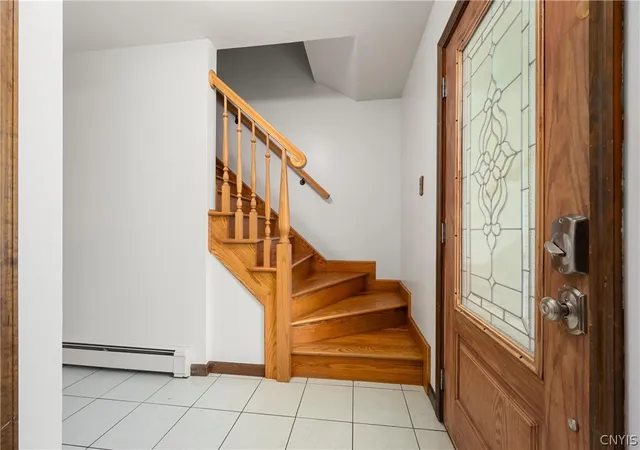 4th image of 1 Butternut Rd, New Hartford, NY 13413 | MLS# S1700016