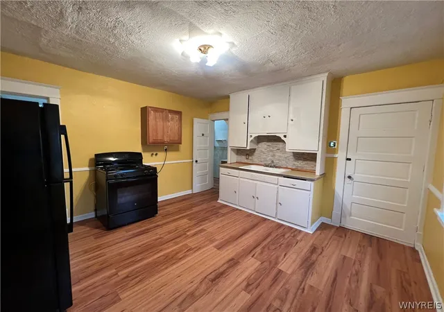 6th image of 40 Edgewood Pl #40, Lackawanna, NY 14218 | MLS# B1699890