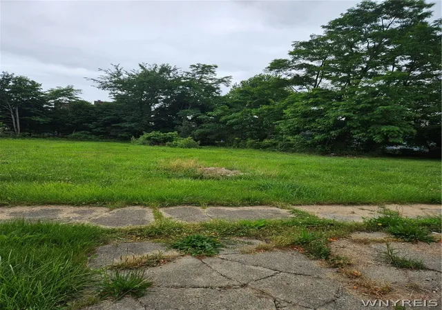 4th image of 422 Hickory St, Buffalo, NY 14204 | MLS# B1699640