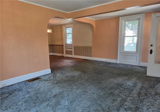 Photo 3 of Single family home for sale at 914 S Main St, Horseheads, NY 14845 | MLS# R1699967 | Listing updated on 2026-07-30