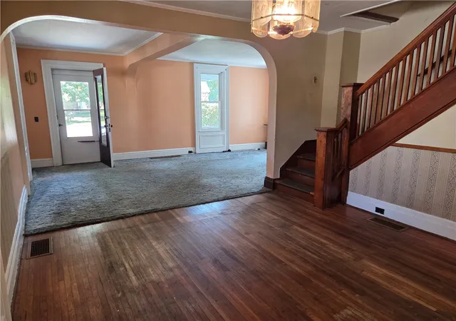 Photo 4 of Single family home for sale at 914 S Main St, Horseheads, NY 14845 | MLS# R1699967 | Listing updated on 2026-07-30