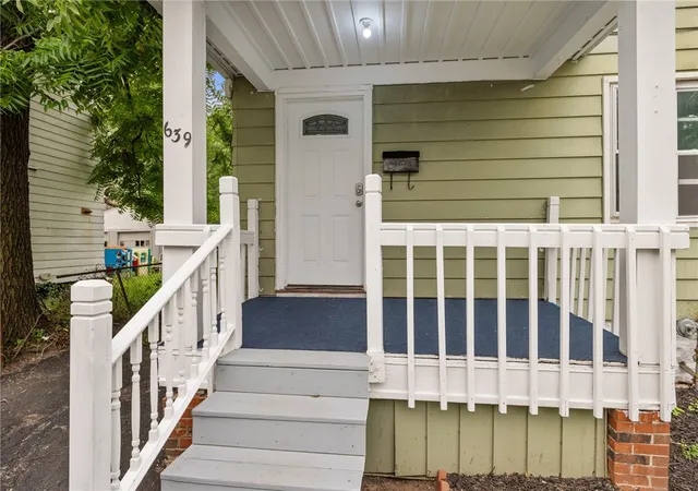 3rd image of 639 Ridgeway Ave, Rochester, NY 14615 | MLS# R1699828
