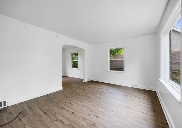 3rd image of 19 Dorbeth Rd, Rochester, NY 14621 | MLS# R1699831
