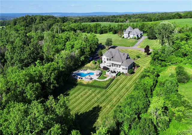 5th image of 164 Arrowhead, Clinton, NY 13323 | MLS# S1699663